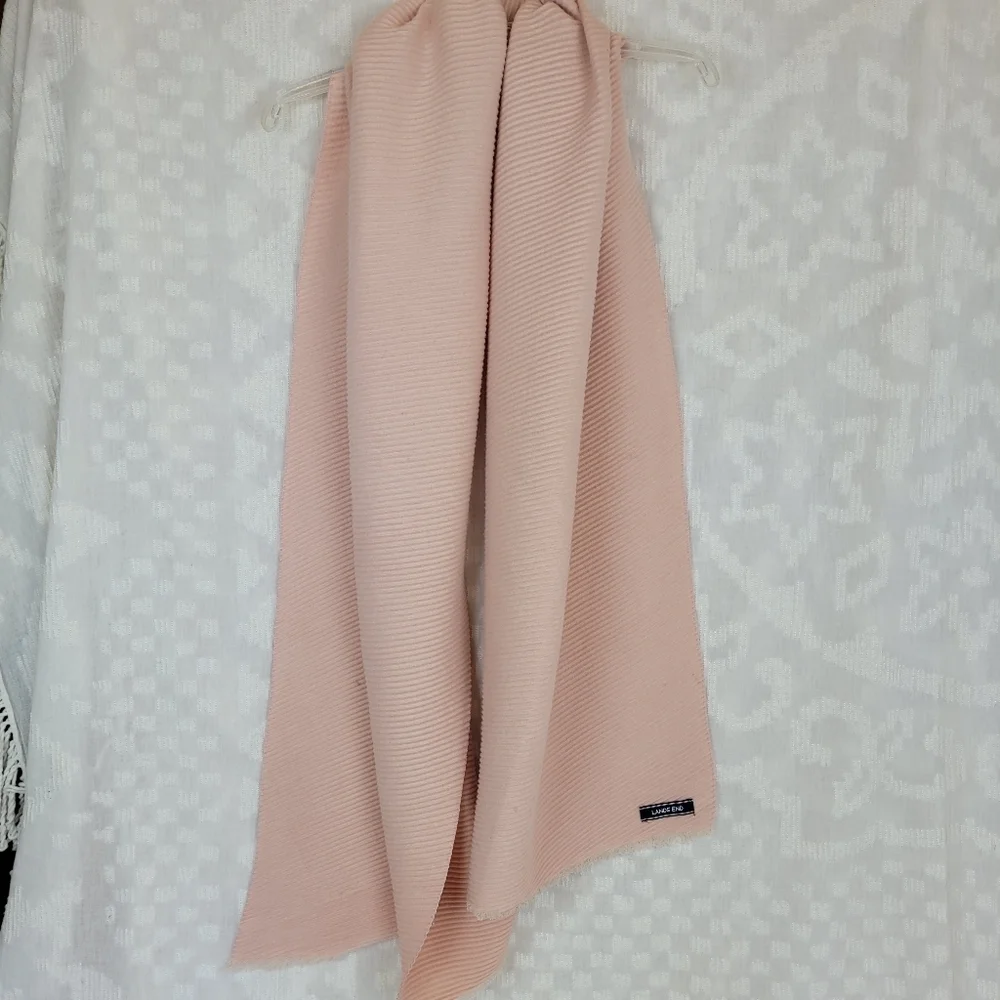 Lands End pale pink wide scarf ribbed with fringe ends cozy warm soft fabric